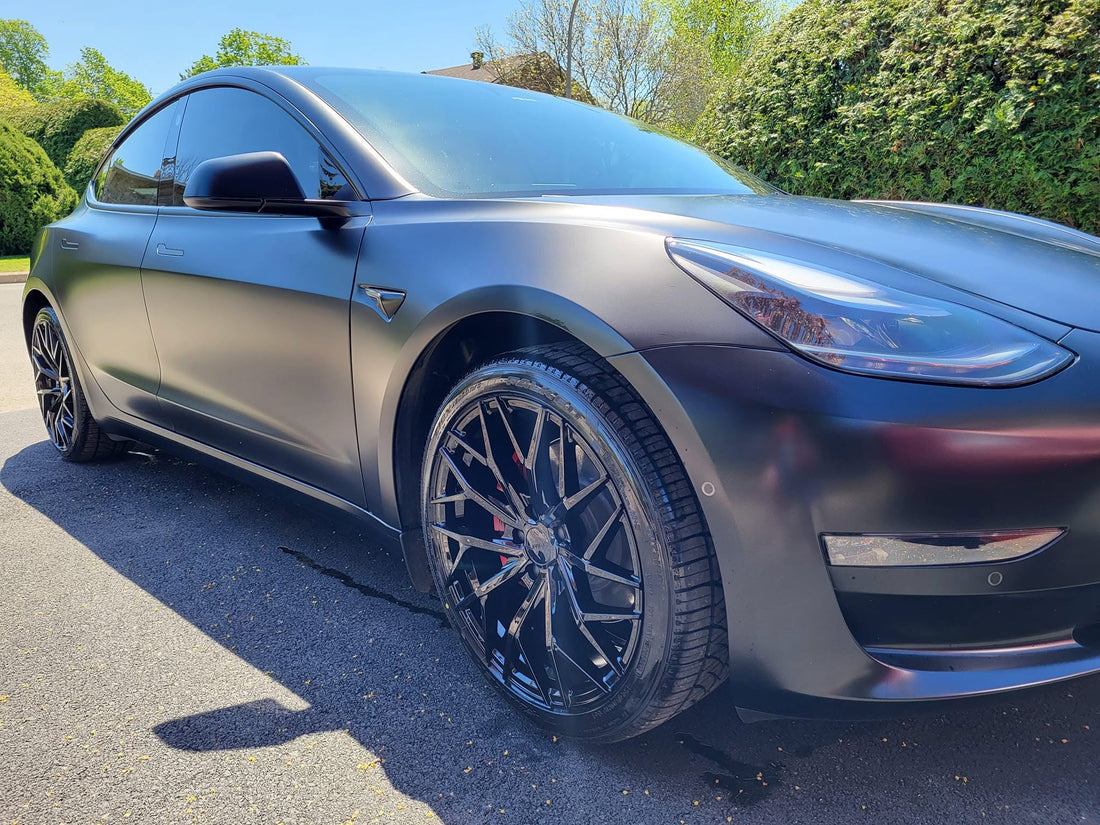 Tesla Model 3 2023 — Mags Ruffino Atrax Noir Lustré 19 pouces
