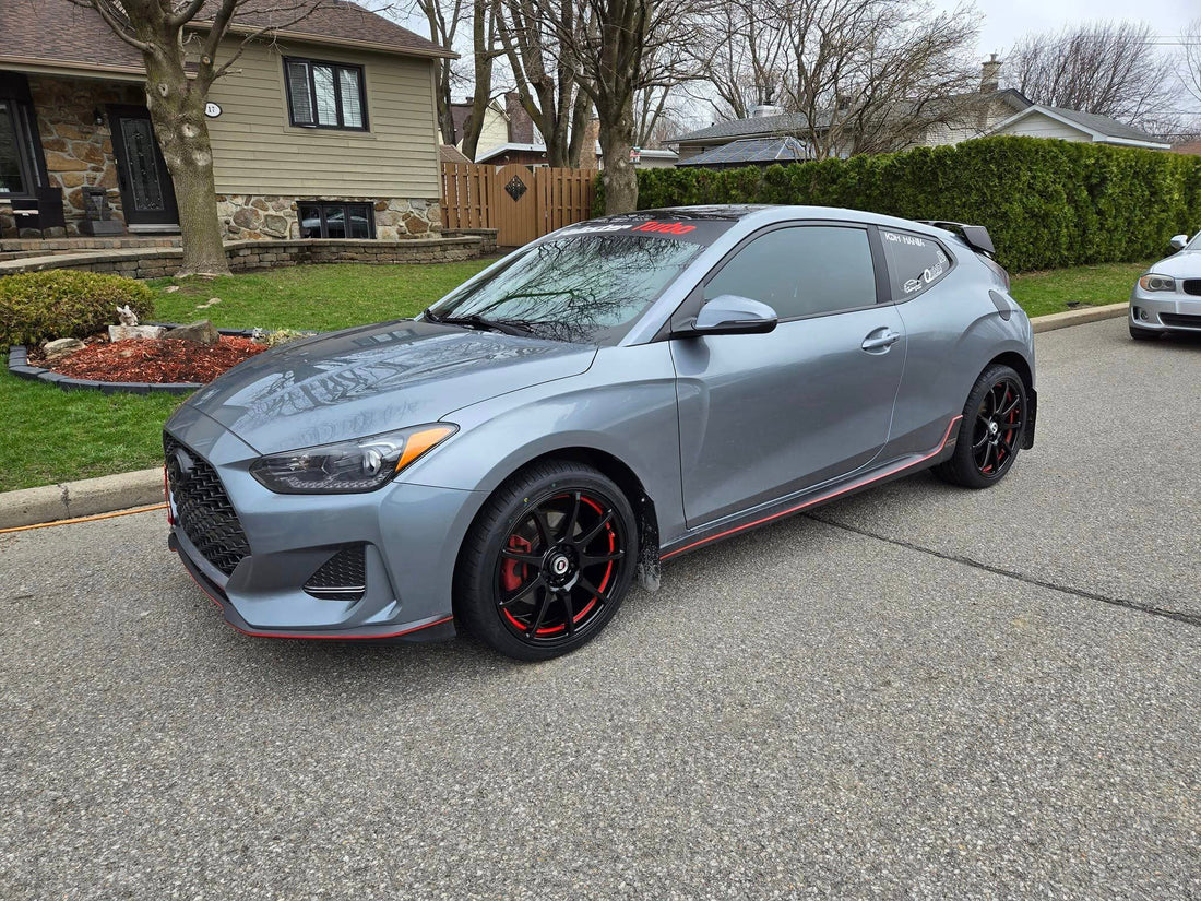 Hyundai Veloster 2020 — Mags Spec1 Racing SP-67 Noir Lustré & Rouge 18 pouces