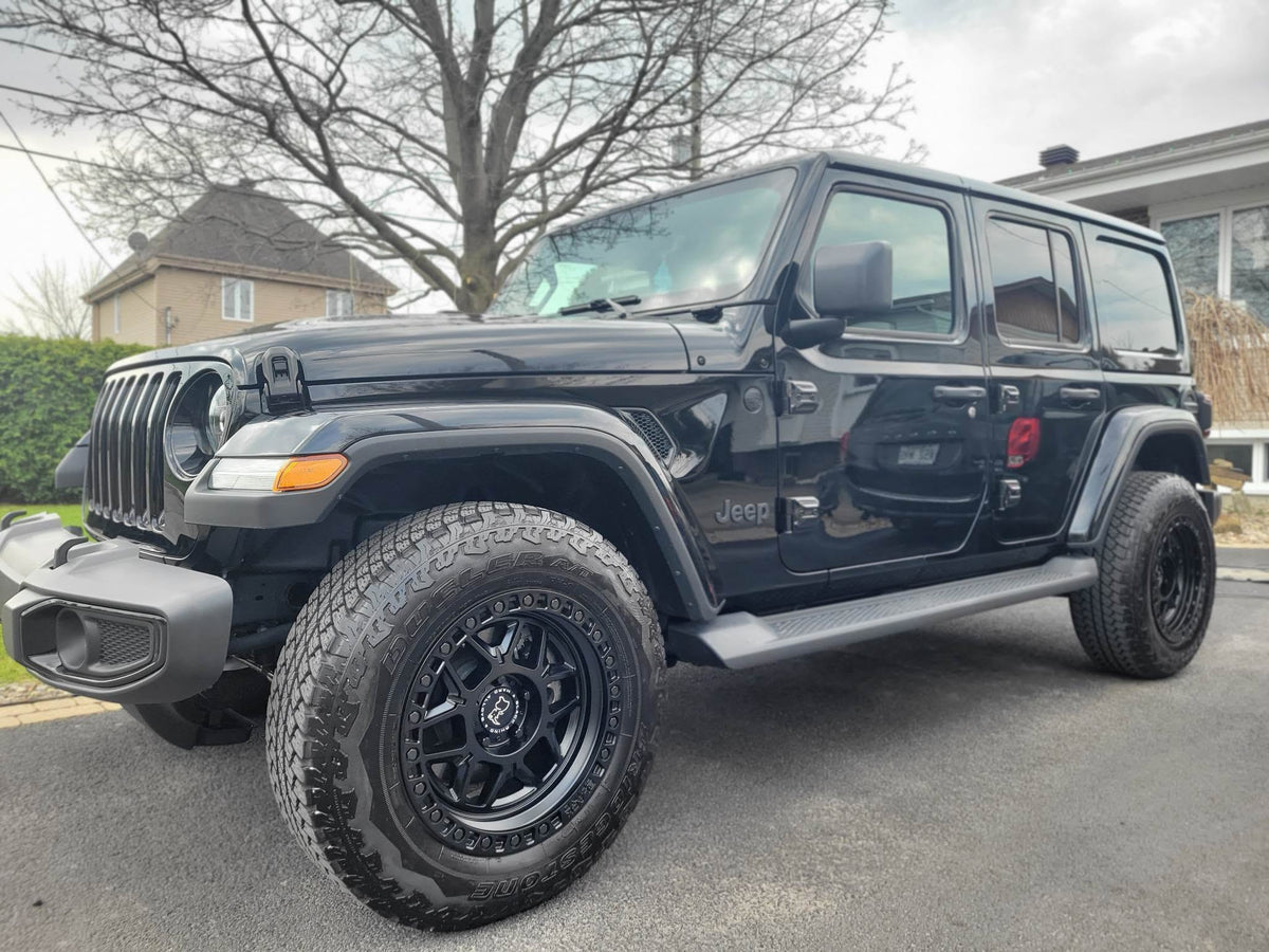 Jeep Wrangler 2021 — Mags Black Rhino Noir Satiné 18" sur Bridgestone Dueler AT