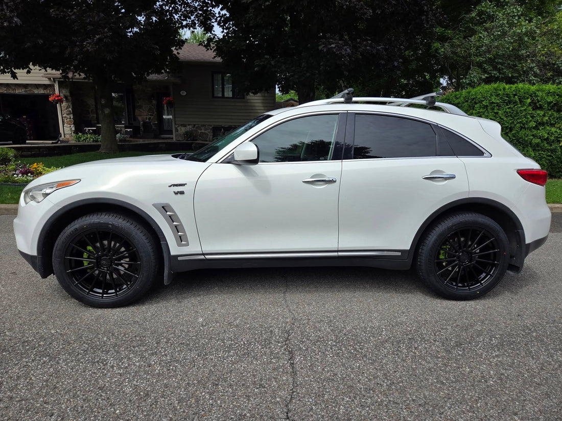 Infiniti FX35 2009 — Mags 720Form Noir Lustré 20" sur Mazzini ECO602