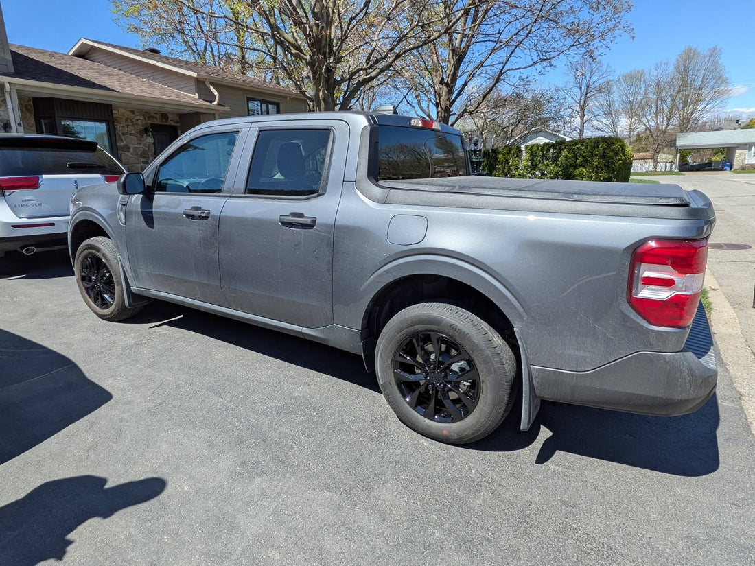 Ford Maverick 2025 — Mags Replica R325 Noir Lustré 17 pouces