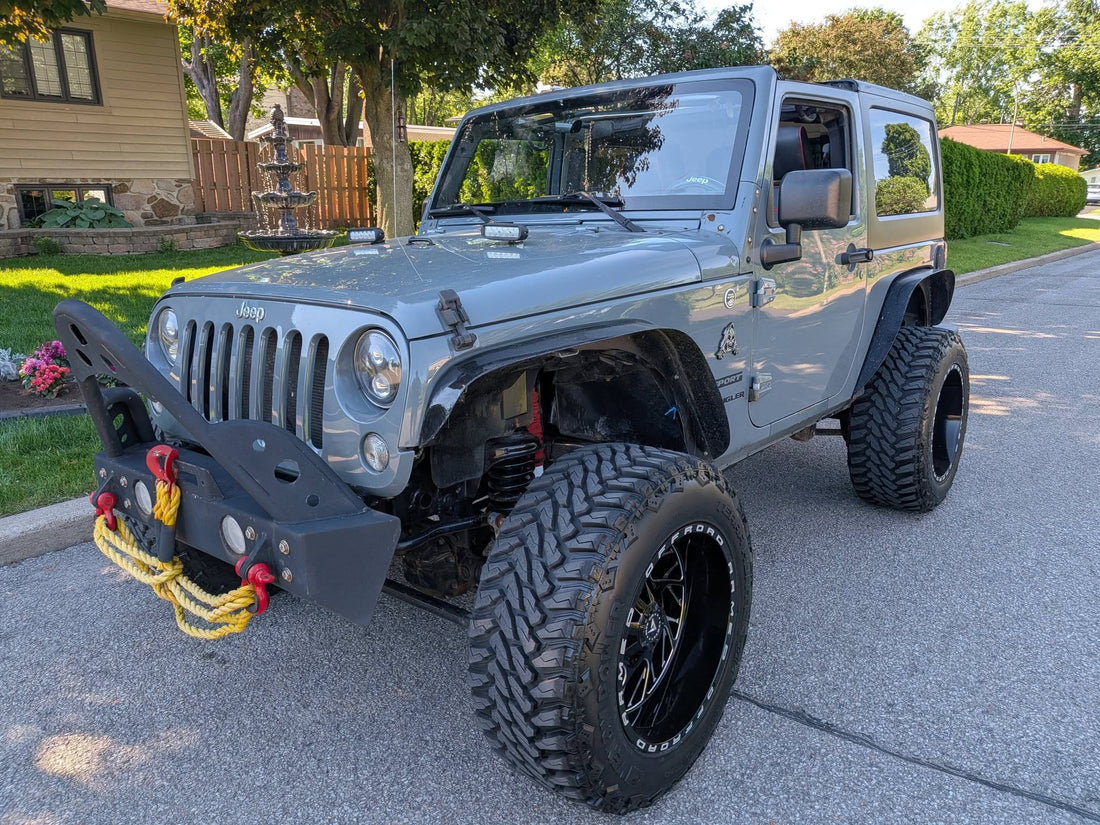 Jeep Wrangler — Mags Armed Wheels Carnage Noir Lustré & Machiné 20x12 sur Venom Terra Hunter 35 pouces