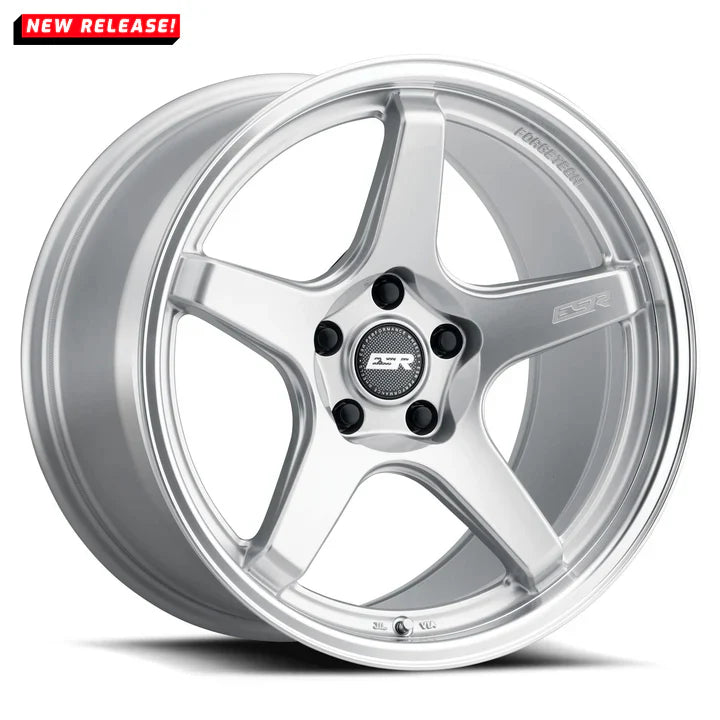 ESR AP5C  HYPER SILVER/MACHINE LIP  18x8.5     +40      66.6  Conical     5X112
