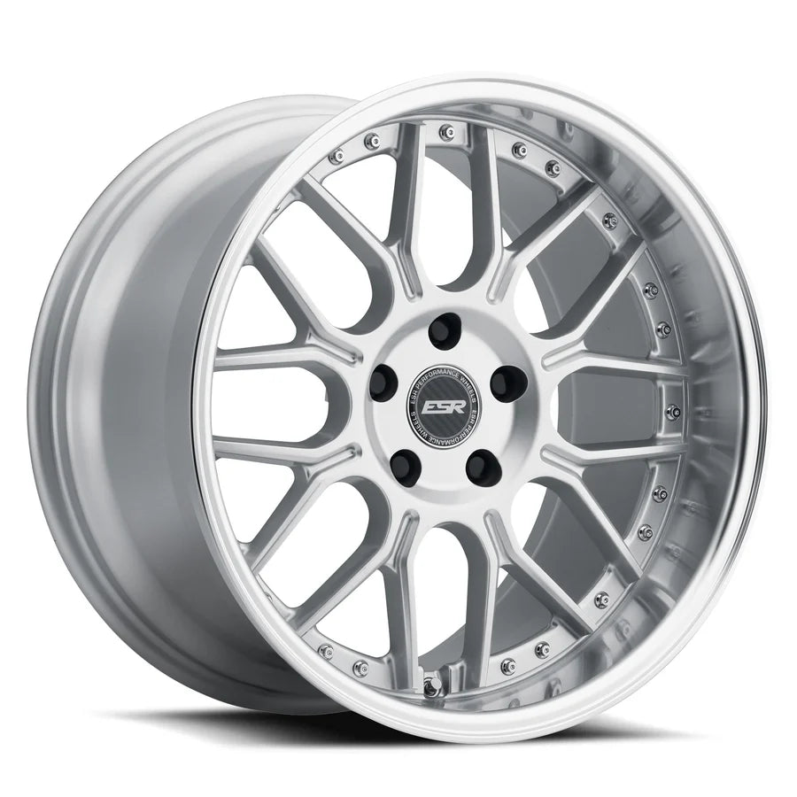 CS18 Hyper Silver-Machined Lip  19x8.5      ET: 40       72.6  Conical    5X112